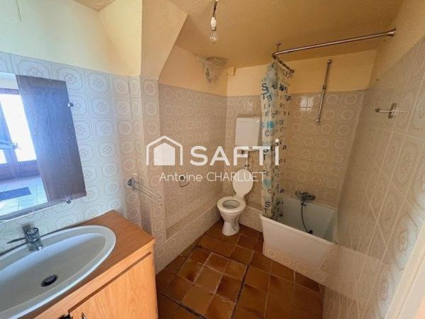 Maison de bourg de 121m² - (Appartement + T2)