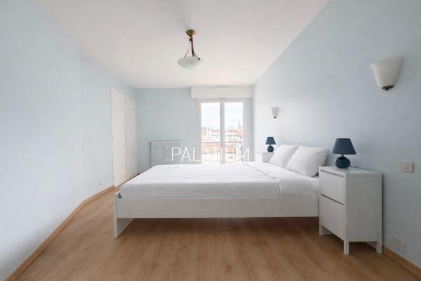Spacieux appartement traversant trois pièces