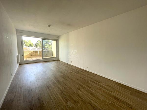 Appartement Chaville 2 pièce(s) 53.09 m2 Loyer 1 180 €/mois charges comprises **  - Référence  729-C