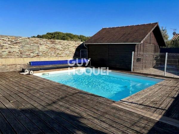 10 min Nord-Est - Villa plain pied 3 chambres, piscine sur terrain 600 m²