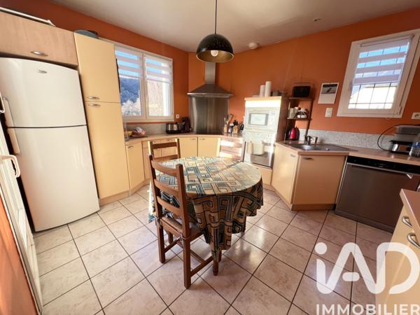 Maison à vendre 4 pièces 121 m² Vic-sur-Cère