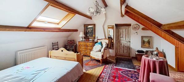 Ancien corps de ferme rénové et situé dans la banlieue de La Ferté-Alais (91590) / VIAGER ETHIQUE by EXP REALTY