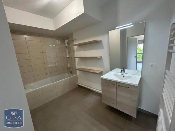Appartement à louer 4 pièces 83.66m² Quetigny (21800)