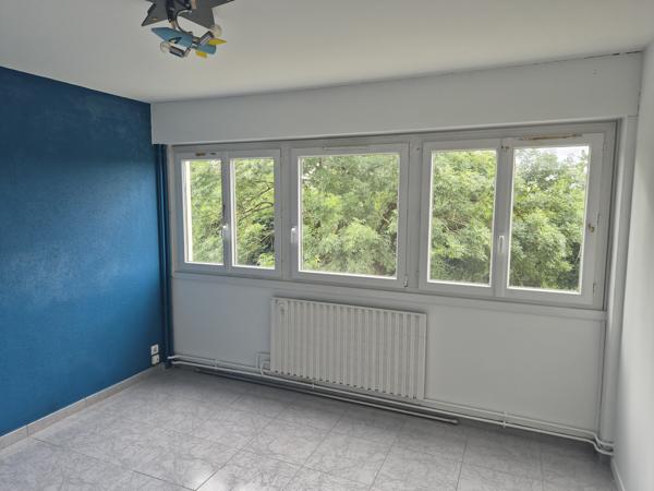 Appartement
         4 pièces
        - 80 m² 195 000 € *