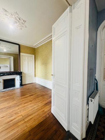 HYPER-CENTRE DE CHÂTELLERAULT – 170 m² – JARDIN – GARAGE – DÉPENDANCE