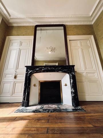 HYPER-CENTRE DE CHÂTELLERAULT – 170 m² – JARDIN – GARAGE – DÉPENDANCE