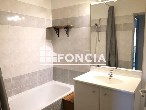 Location Appartement 2 pièces 47.5 m² - 129 AVENUE LEON BLUM Agen 47000