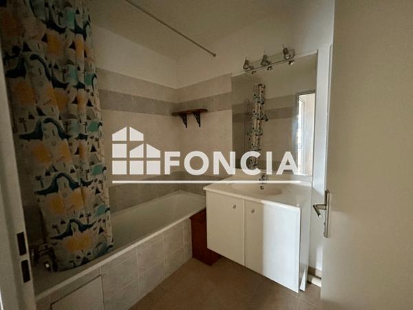 Location Appartement 2 pièces 47.5 m² - 129 AVENUE LEON BLUM Agen 47000