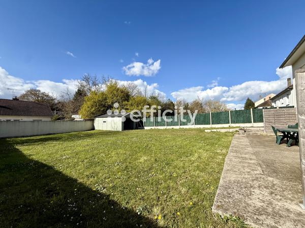 Maison
         5 pièces
        - 130 m² Exclusivité 235 000 € *