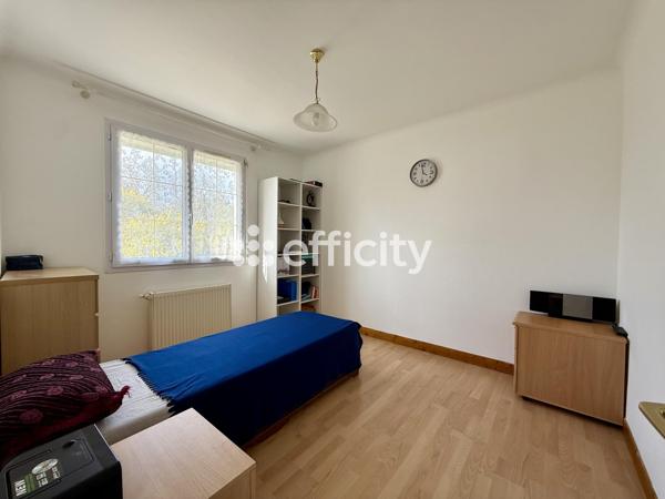 Maison
         5 pièces
        - 130 m² Exclusivité 235 000 € *