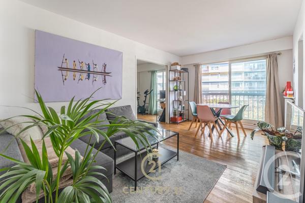 Appartement F4 à vendre  4 pièces - 56,08 m 2   PARIS  - 75013