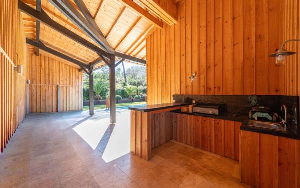 Maison à vendre    6 pièces •  Biscarrosse