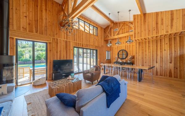 Maison à vendre    6 pièces •  Biscarrosse