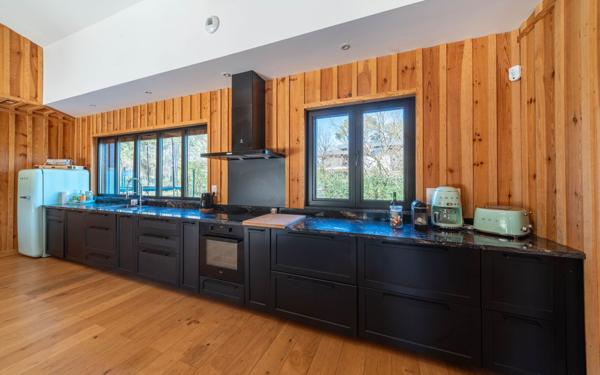 Maison à vendre    6 pièces •  Biscarrosse