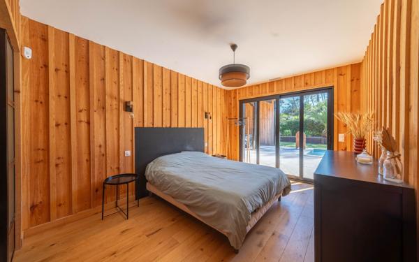 Maison à vendre    6 pièces •  Biscarrosse