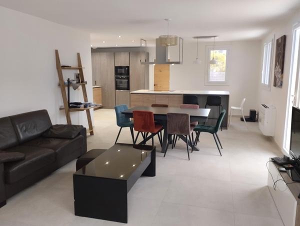 Maison de plein pied, village des olives