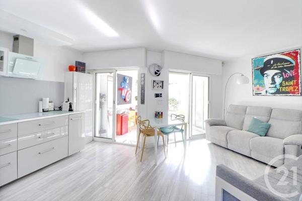 Appartement T3 à vendre  3 pièces - 60 m2 ST RAPHAEL - 83