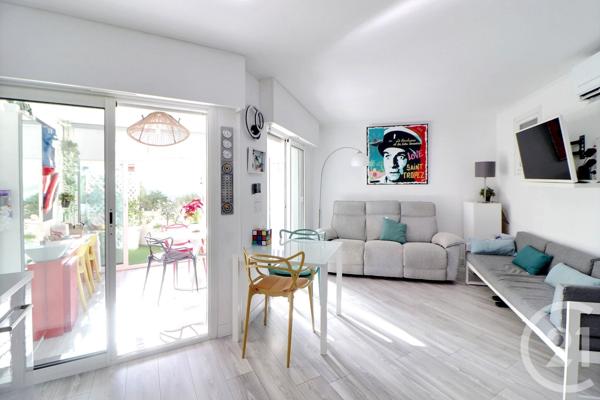 Appartement T3 à vendre  3 pièces - 60 m2 ST RAPHAEL - 83