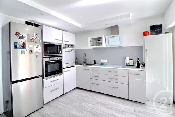 Appartement T3 à vendre  3 pièces - 60 m2 ST RAPHAEL - 83