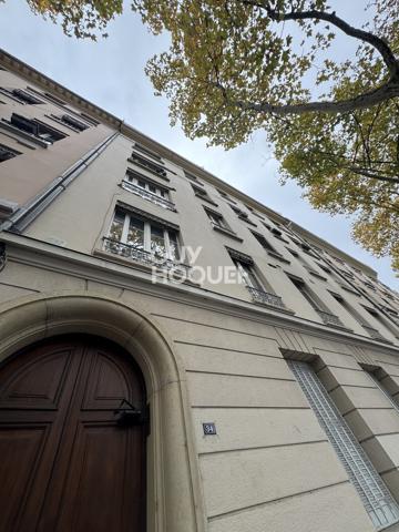 Appartement de famille de 122m au sol et 112m² -cave - grenier