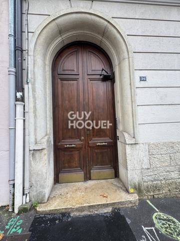 Appartement de famille de 122m au sol et 112m² -cave - grenier