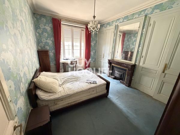 Appartement de famille de 122m au sol et 112m² -cave - grenier