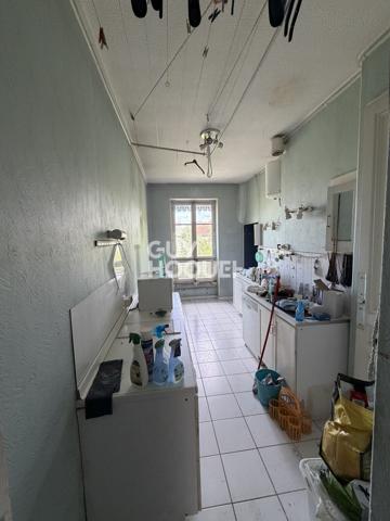 Appartement de famille de 122m au sol et 112m² -cave - grenier