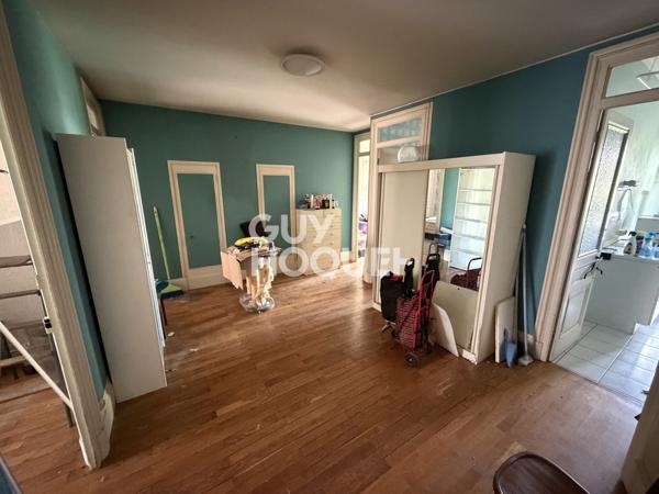 Appartement de famille de 122m au sol et 112m² -cave - grenier