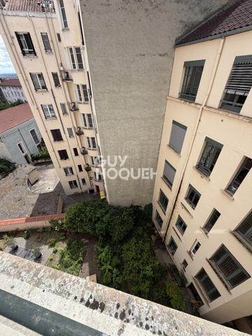 Appartement de famille de 122m au sol et 112m² -cave - grenier