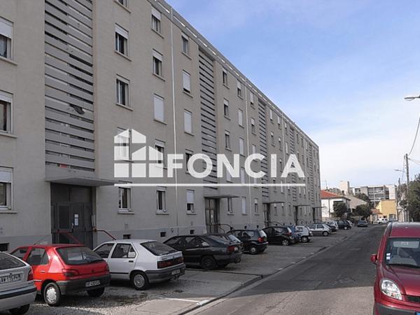 Location Appartement 4 pièces 72 m² - 4 RUE ARNAVIELLE Nimes 30900
