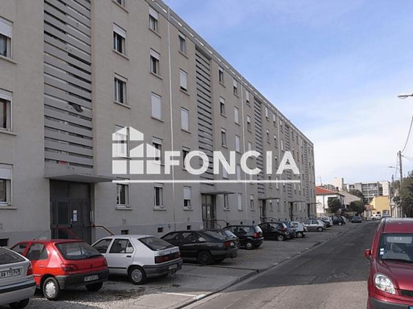 Location Appartement 4 pièces 72 m² - 4 RUE ARNAVIELLE Nimes 30900