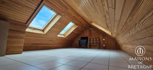 29930 PONT AVEN IMMEUBLE avec galerie et appartement à Pont-Aven