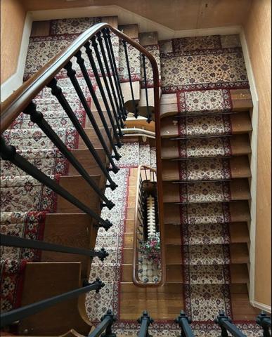 Élégante maison bourgeoise en meulière avec jardin