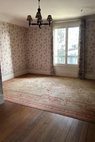 Élégante maison bourgeoise en meulière avec jardin