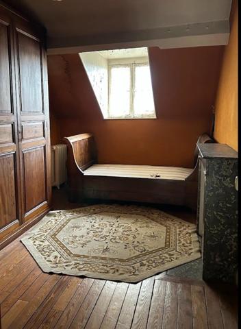 Élégante maison bourgeoise en meulière avec jardin