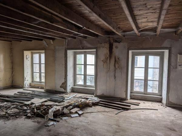 Maison mitoyenne 2 côtés La Chèze 440 m²