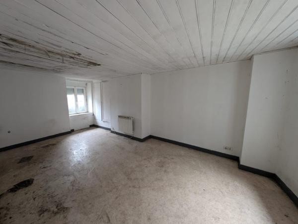 Maison mitoyenne 2 côtés La Chèze 440 m²