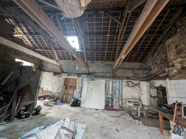 Maison mitoyenne 2 côtés La Chèze 440 m²