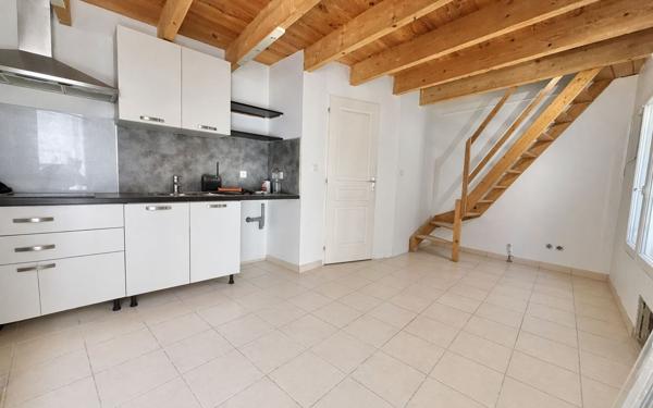 Maison à vendre    3 pièces •  Vauvert