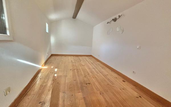 Maison à vendre    3 pièces •  Vauvert