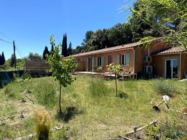 Maison plain-pied avec jardin et vue