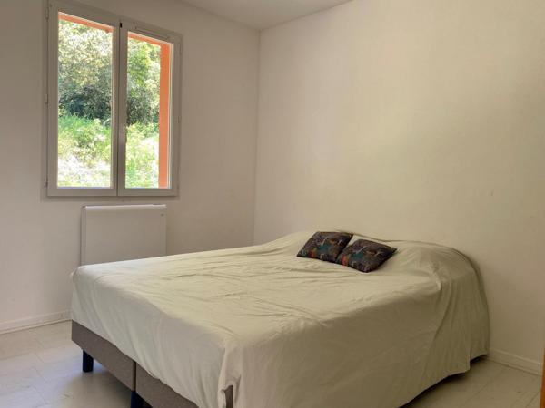 Maison plain-pied avec jardin et vue