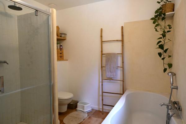 Maison plain-pied avec jardin et vue