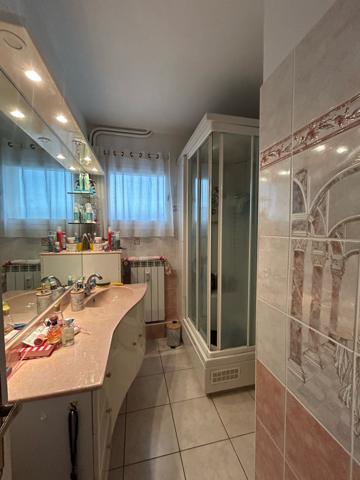 Romans-sur-Isère (26100) t5 avec garage et cave / vue panoramique (à la vente non meublé )