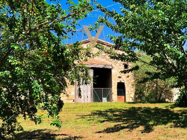 PROPRIÉTÉ DE CARACTÈRE SUR 18 HECTARES – GÎTES, SALLE DE RÉCEPTION, LAC ET FORT POTENTIEL D’EXPLOITATION CAUDECOSTE (47)