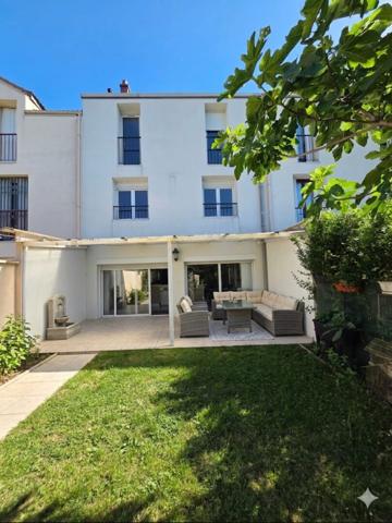 Localisation Stratégique pour cette Maison de 5 pièce(s) 112 m²,. Aulnay Sous Bois