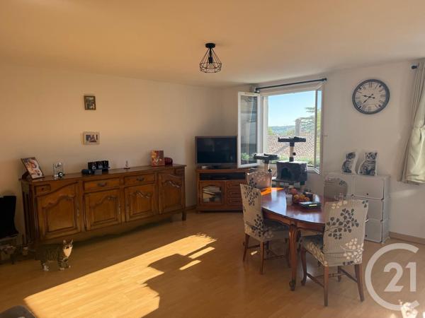 Appartement à vendre  2 pièces - 52,80 m2 SAINTES - 17