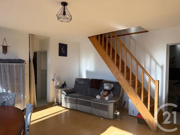 Appartement à vendre  2 pièces - 52,80 m2 SAINTES - 17