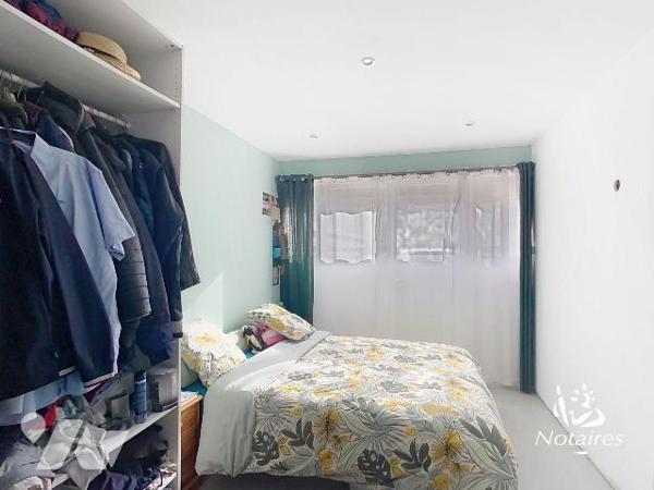 Située dans un secteur résidentiel, calme et vert de Villenave-d'Ornon, cette maison est proche...