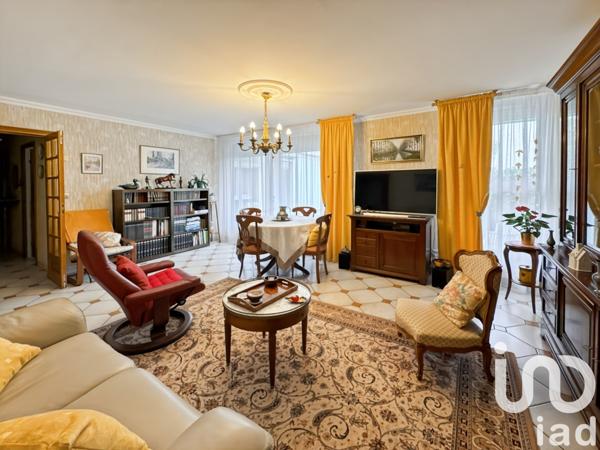 Appartement 5 pièces de 118 m² à Vaux-le-Pénil (77000)